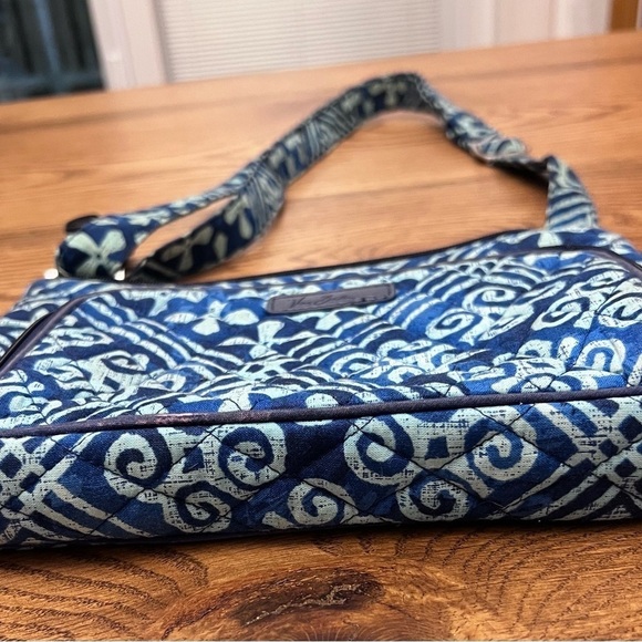 Vera Bradley Crossbody Bag Women's
Medium Blue Moroccan Cuban Tile Pattern - Picture 8 of 9